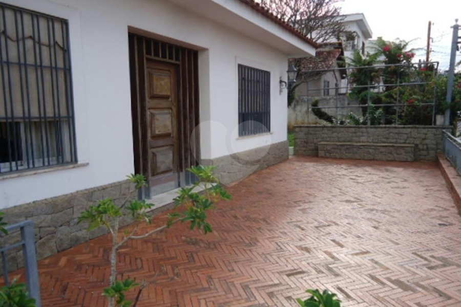 Casa Térrea à venda com 4 quartos, sendo 1 suíte,  em Jardim Peri, São Paulo, SP