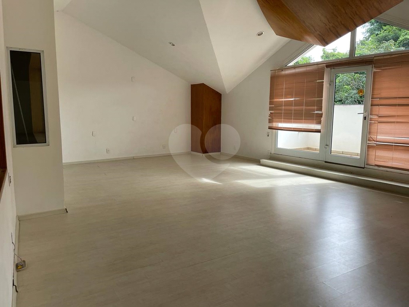 Casa à venda com 4 suítes no condomínio São Joaquim, Vinhedo - SP