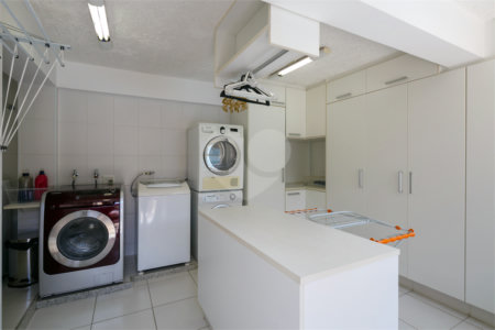 Casa Térrea à venda com 3 quartos, sendo 2 suítes,  em Brooklin Paulista, São Paulo, SP