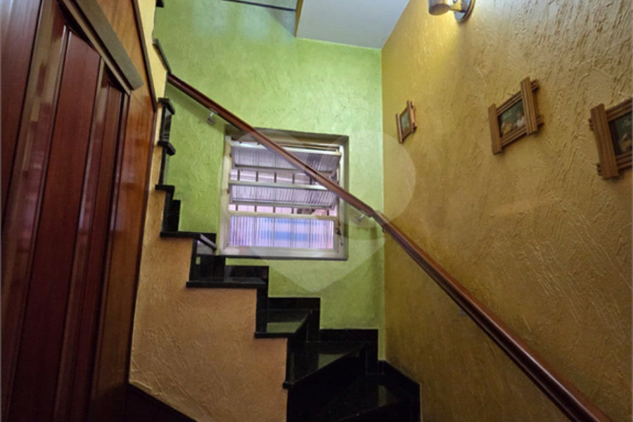 Sobrado à venda com 5 quartos, sendo 1 suíte, em Vila Bonilha, São Paulo, SP