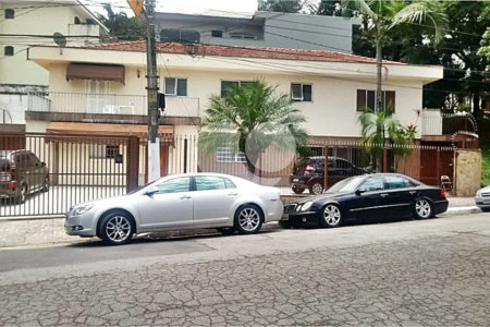 Sobrado à venda com 8 quartos, sendo 5 suítes, em Jardim Franca, São Paulo, SP
