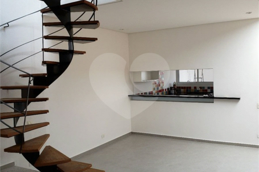 Casa à venda com 3 suítes em Santana, São Paulo, SP