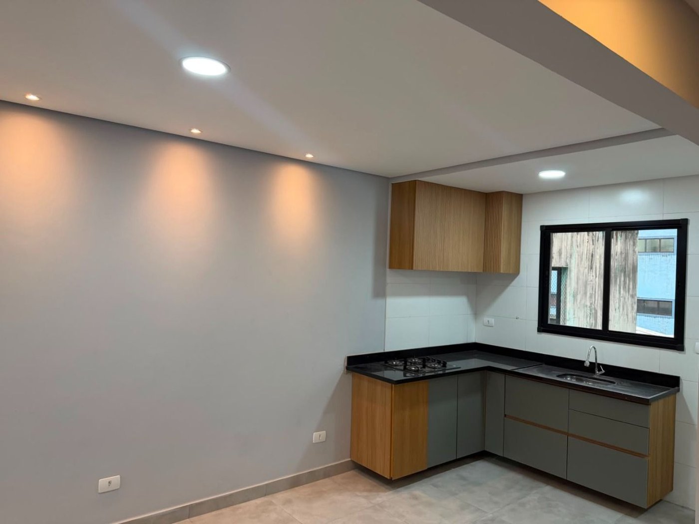 Casa com 2 dormitórios à venda, 116 m² por R$ 650.000,00 - Marapé - Santos/SP