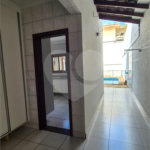 Casa à venda com 4 quartos, sendo 2 suítes, no condomínio Residencial Grape Village, Vinhedo - SP