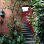 Casa à venda com 4 quartos, sendo 2 suítes, em Jardim Leonor, São Paulo, SP