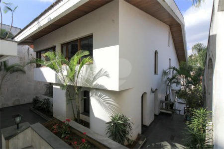 Casa à venda com 5 quartos, sendo 3 suítes, em Jardim São Bento, São Paulo, SP