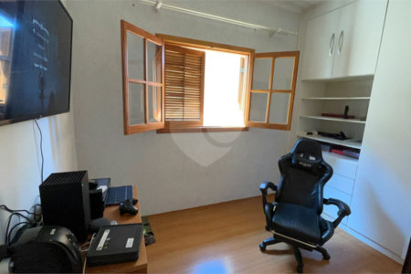 Sobrado à venda com 3 quartos, sendo 2 suítes, em Cidade São Francisco, São Paulo, SP