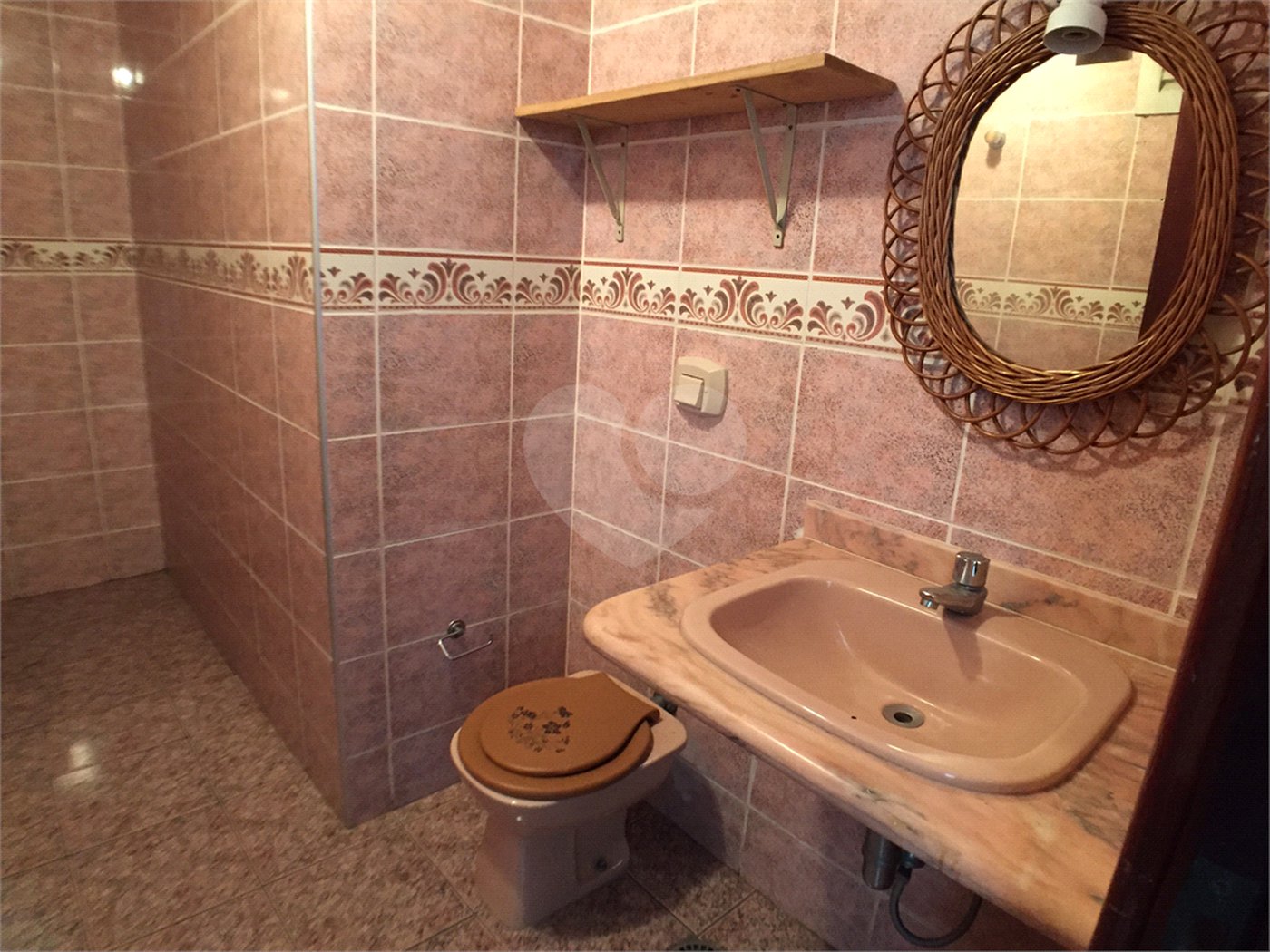 Casa à venda com 4 suítes no condomínio Estância Marambaia, Vinhedo - SP