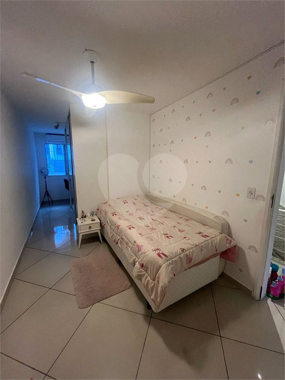 Casa à venda com 3 quartos, sendo 1 suíte, no condomínio Residencial Villagio Vitória, Guarulhos - SP