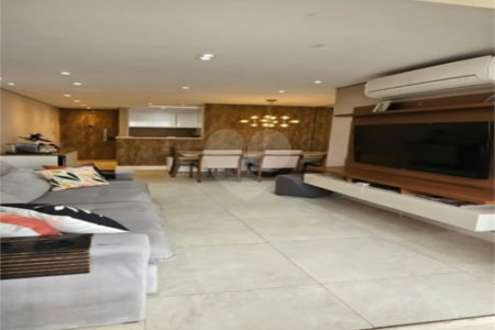 Apartamento à venda com 3 quartos, sendo 1 suíte,  em Vila Regente Feijó, São Paulo, SP