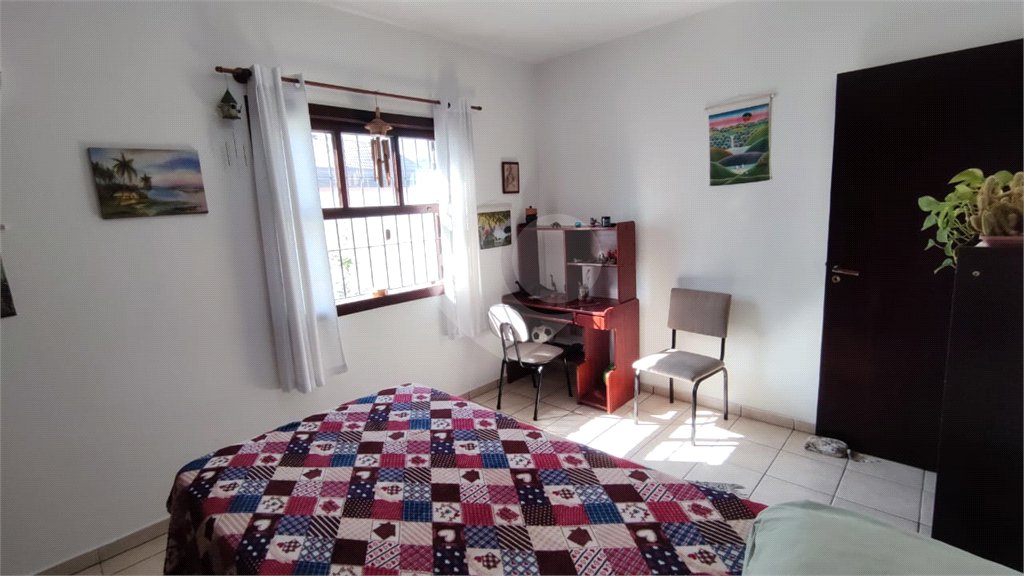 Sobrado à venda com 4 quartos, sendo 2 suítes, em Interlagos, São Paulo, SP