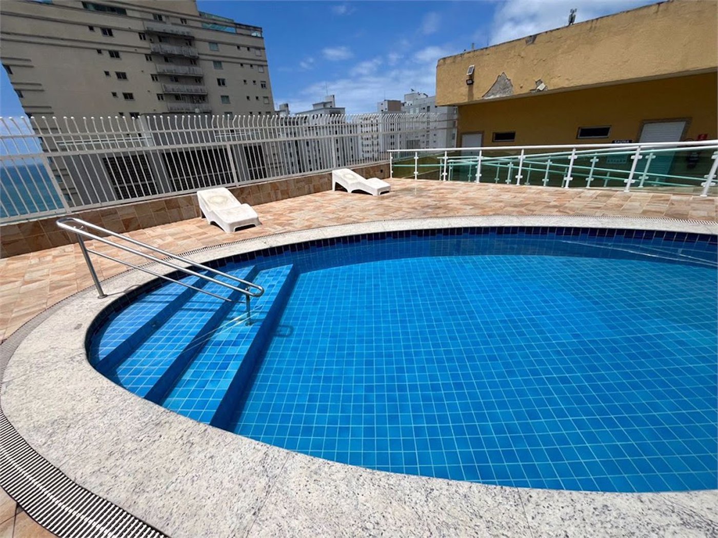 Apartamento com 1 dormitório à venda, 68 m² por R$ 280.000,00 - Pitangueiras - Guarujá/SP