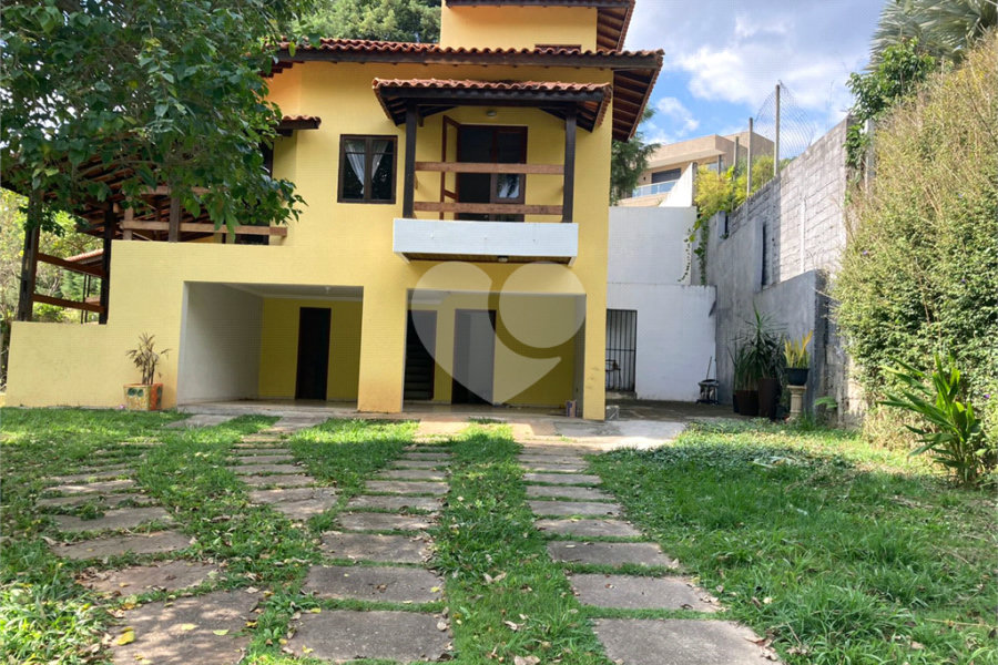Casa à venda com 5 quartos, sendo 1 suíte, no condomínio Alpes de Mairiporã, Mairiporã - SP