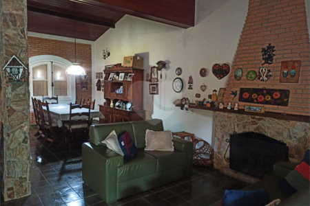Casa Térrea à venda com 4 quartos, sendo 2 suítes,  em Jardim Paulista, Atibaia, SP