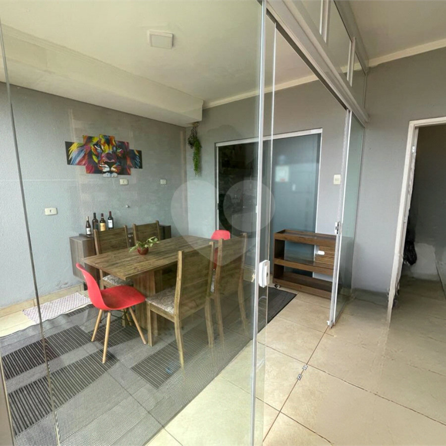 Sobrado à venda com 3 quartos, sendo 1 suíte, em Jardim Brasília, Três Lagoas, MS