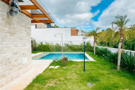 Casa à venda com 4 suítes no condomínio Villa dos Pinheiros, Indaiatuba - SP