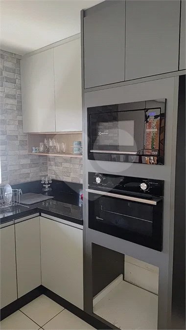 Casa com 3 dormitórios e piscina no Condomínio Cafezal VI em Itupeva SP