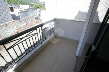 Casa à venda com 4 quartos, sendo 3 suítes, no condomínio Lícia de Alvarenga, Rio de Janeiro - RJ