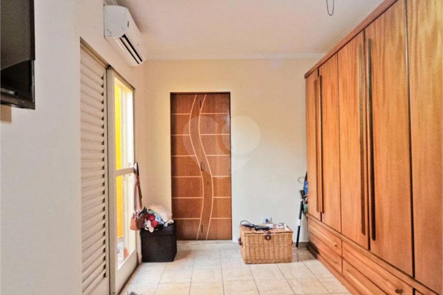Salão à venda ou para alugar com 3 quartos, sendo 1 suíte, em Jardim Monjolo, São Paulo, SP