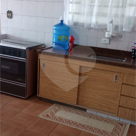 Casa à venda com 3 quartos, sendo 1 suíte,  em Parque Maria Domitila, São Paulo, SP