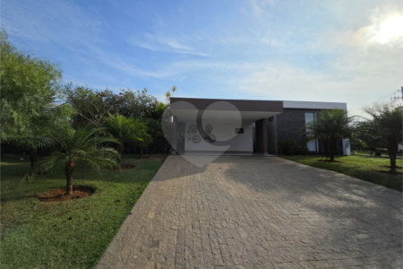 Casa à venda com 3 suítes no condomínio Village Ipanema I, Araçoiaba da Serra - SP