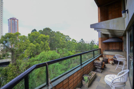 Apartamento à venda com 4 quartos, sendo 2 suítes,  em Paraíso do Morumbi, São Paulo, SP