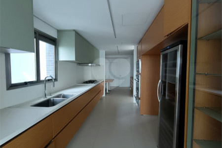 Apartamento à venda ou para alugar com 3 suítes em Pinheiros, São Paulo, SP