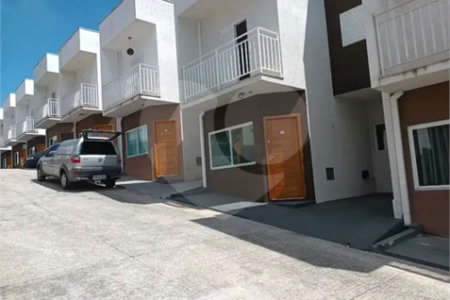 Casa à venda com 2 quartos no condomínio Residencial Monaco, Mogi das Cruzes - SP