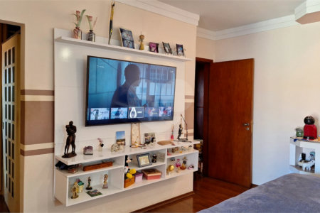 Sobrado à venda com 3 quartos, sendo 1 suíte, em Jardim Saira, Sorocaba, SP