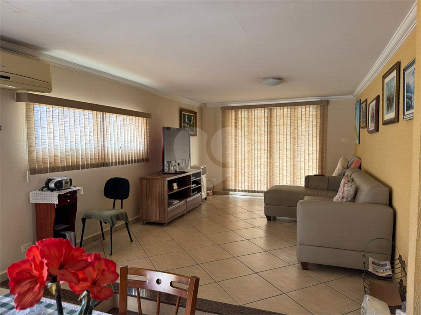 Casa à venda com 4 quartos, sendo 1 suíte, em Vila Henrique, Salto, SP
