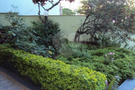 Sobrado à venda com 4 quartos, sendo 2 suítes, em Jardim Peri Peri, São Paulo, SP