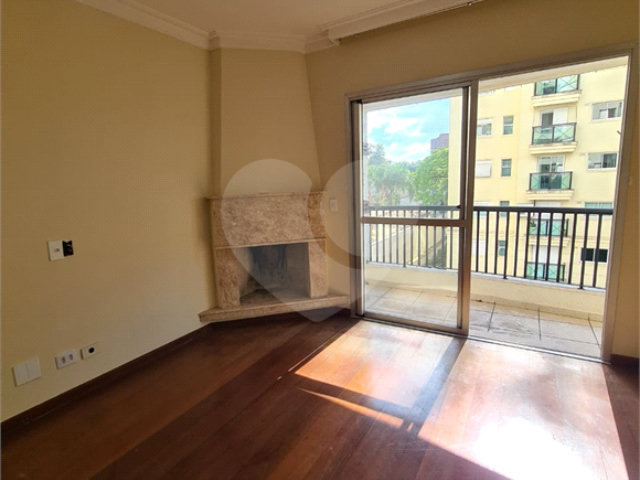 Apartamento à venda com 3 quartos, sendo 1 suíte,  em Alto da Boa Vista, São Paulo, SP