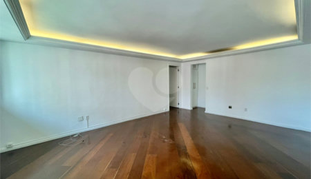 Apartamento à venda com 3 quartos, sendo 1 suíte,  em Itaim Bibi, São Paulo, SP