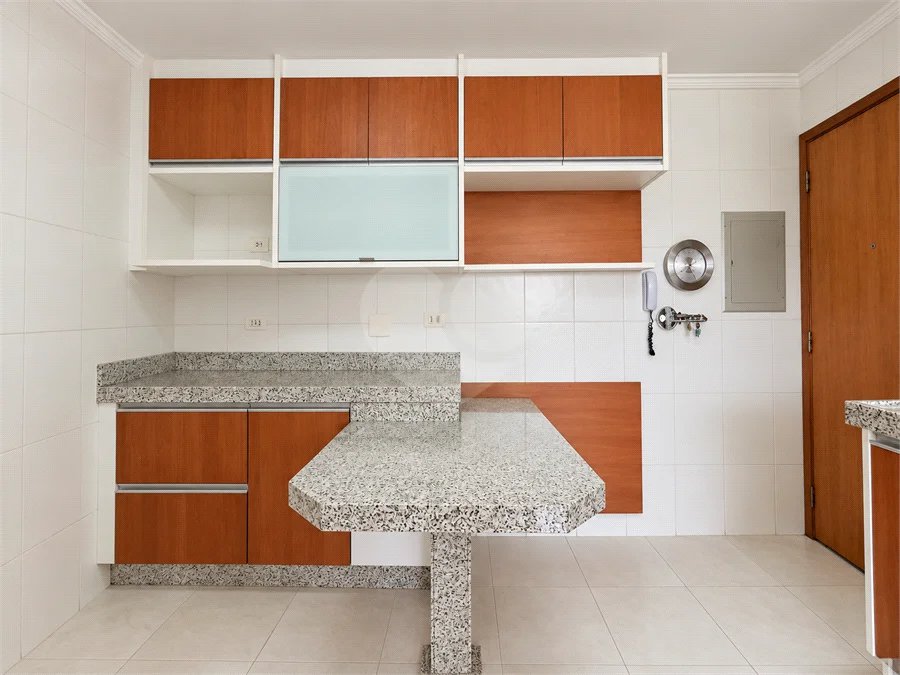 Apartamento com 3 dormitórios sendo 1 suíte à venda em Higienópolis, São Paulo - SP