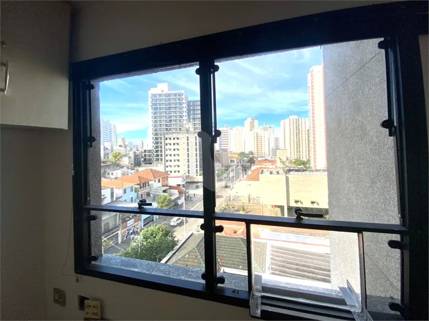 SALA COMERCIAL 55m2 Á VENDA NA VILA MARIANA (LADO DIREITO)