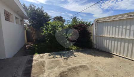 Casa à venda com 3 quartos, sendo 1 suíte,  em Parque Santa Marta, São Carlos, SP
