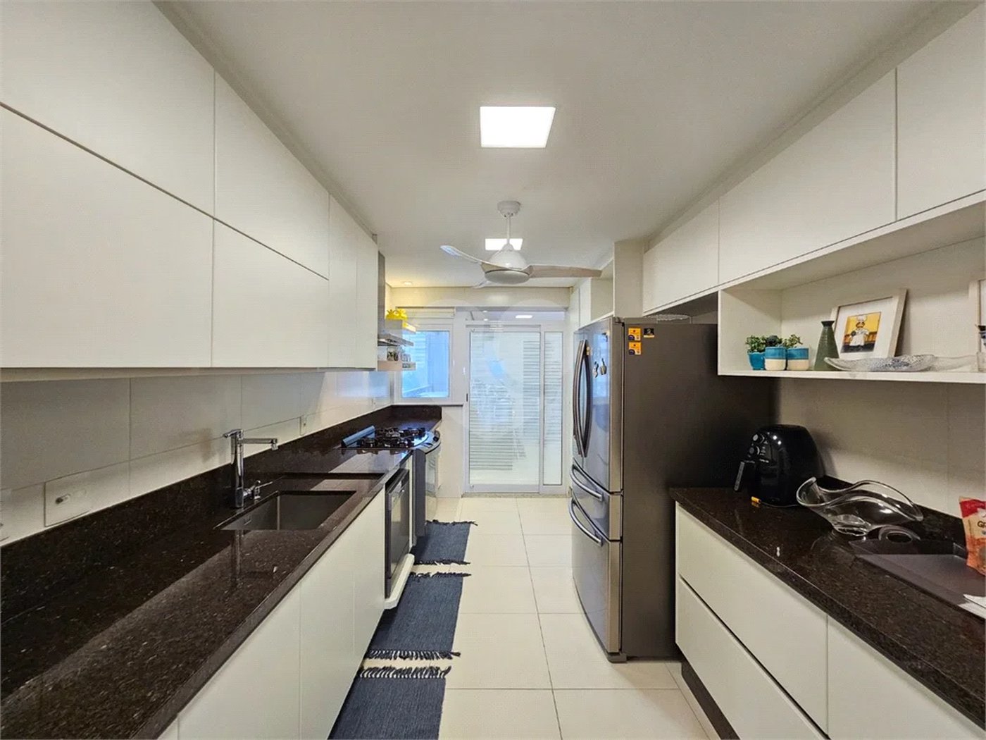 Apartamento à venda com 4 suítes em Riviera de São Lourenço, Bertioga, SP