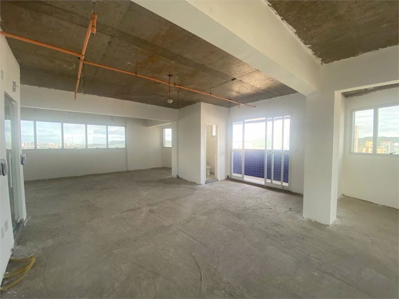 Sala Comercial à venda, Ponta da Praia, Santos - SA0100.