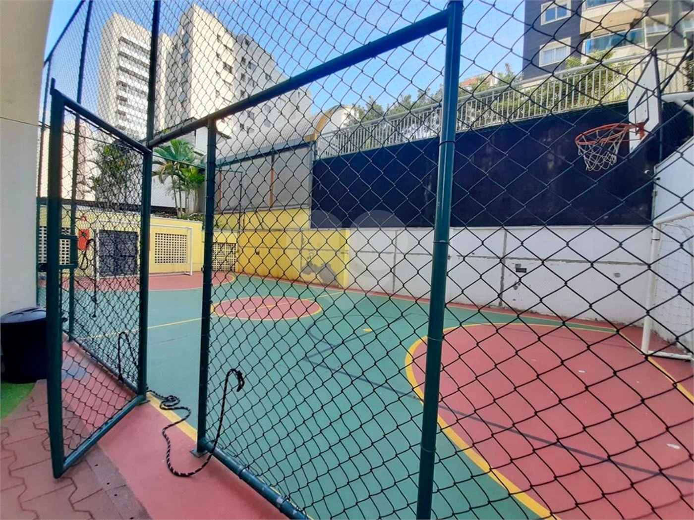 Apartamento para alugar com 3 quartos, sendo 1 suíte, em Vila Olímpia, São Paulo, SP