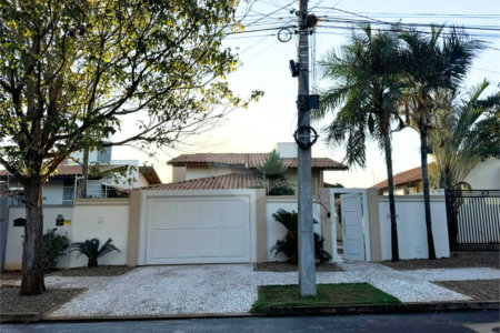 Casa à venda com 3 quartos, sendo 1 suíte, em Ipê, Três Lagoas, MS