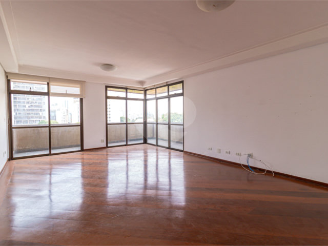 Apartamento à venda com 4 quartos, sendo 3 suítes,  em Chácara Santo Antônio, São Paulo, SP