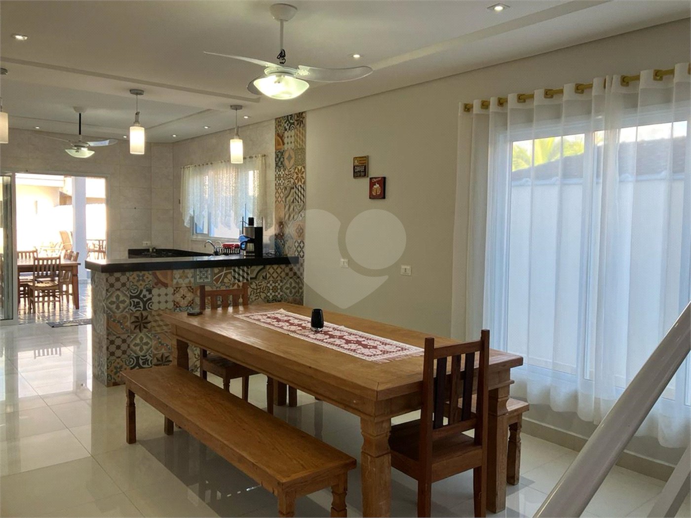 Casa à venda com 4 quartos, sendo 2 suítes,  no condomínio Morada da Praia, Bertioga - SP