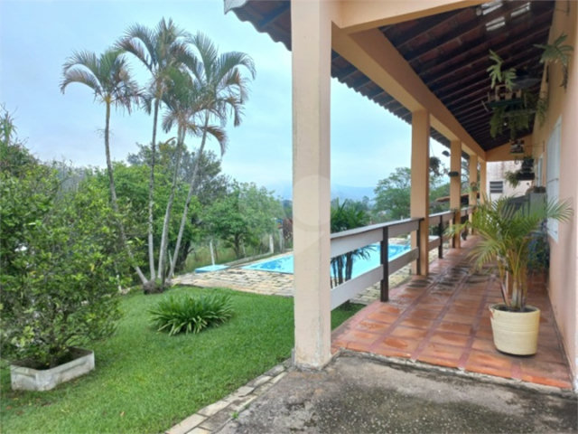Casa à venda com 4 quartos, sendo 2 suítes,  no condomínio Residencial Ypeville, Mairiporã - SP