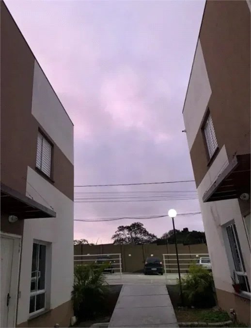 Casa à venda com 2 quartos no condomínio Residencial Villa Caucaia, Cotia - SP