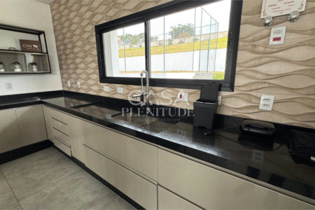 Casa em condomínio à venda ou para alugar com 5 quartos, sendo 3 suítes, no Centro, Piedade, SP