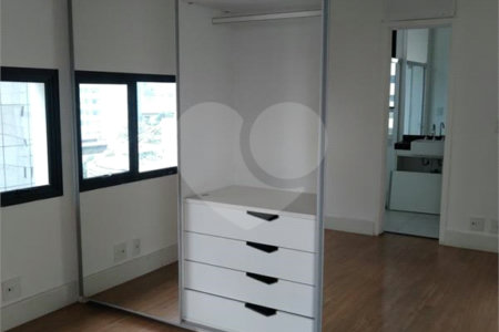 Apartamento à venda com 1 quarto em Vila Olímpia, São Paulo, SP