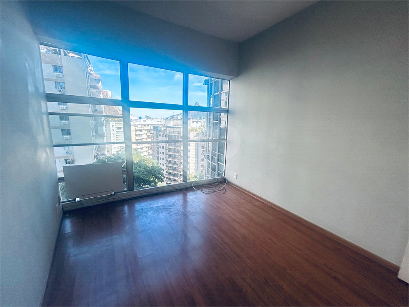 Apartamento à venda com 3 quartos, sendo 1 suíte, em Lagoa, Rio de Janeiro, RJ