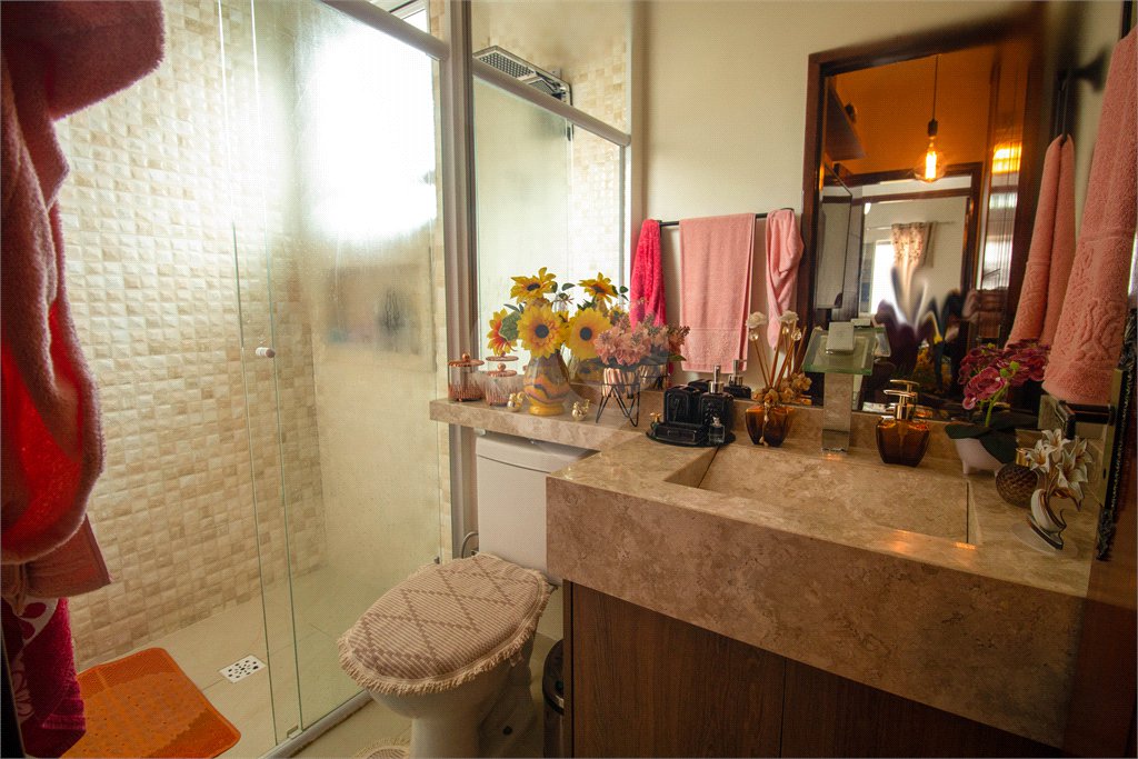 Casa à venda com 3 quartos, sendo 1 suíte, no condomínio Village Christian, São Roque - SP