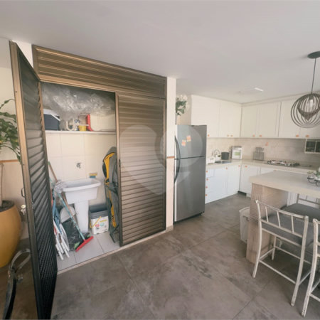 Casa em condomínio à venda com 4 quartos, sendo 2 suítes,  em Caravelas, Armação dos Búzios, RJ
