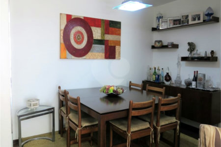 Apartamento à venda com 3 quartos, sendo 1 suíte,  em Vila Andrade, São Paulo, SP